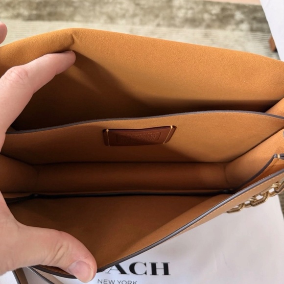 Coach Retail Chain Tabby 30 in Honey Brown with Brass Hardware - Picture 6 of 11